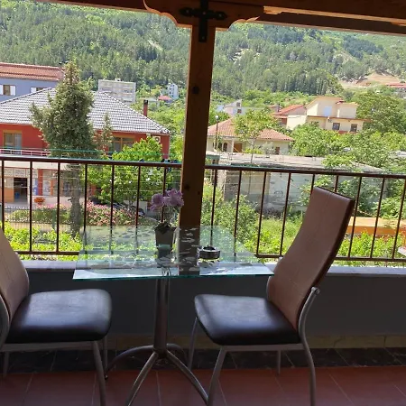 Bujtina Flowers Përmet