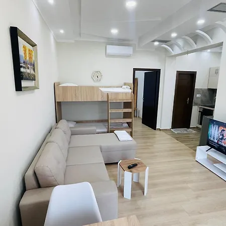 Bujtina Flowers Vendégház Përmet