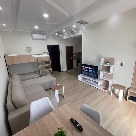 Bujtina Flowers Casa de hóspedes