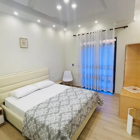 Bujtina Flowers Vendégház 4*