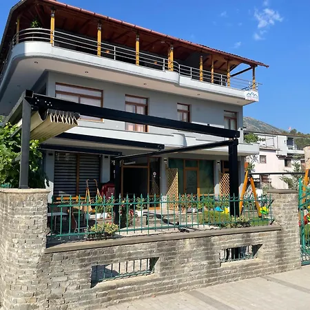 Casa de hóspedes Bujtina Flowers 4*