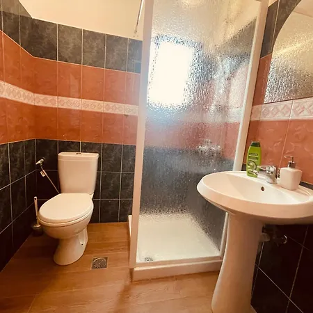 Bujtina Flowers Guest house Permet