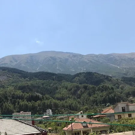 Bujtina Flowers Casa de hóspedes