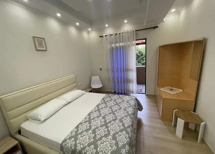 Bujtina Flowers 4*