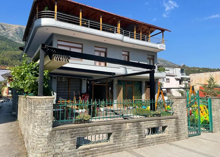 Гостевой дом Bujtina Flowers 4*