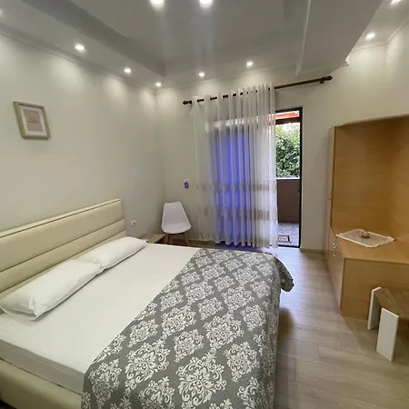 Bujtina Flowers 4*