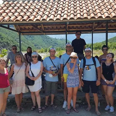 Bujtina Flowers Konukevi