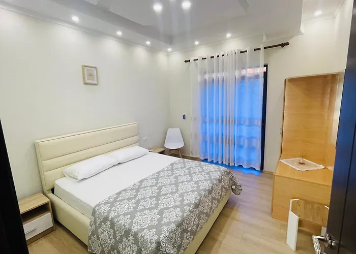 Bujtina Flowers Πανσιόν 4*