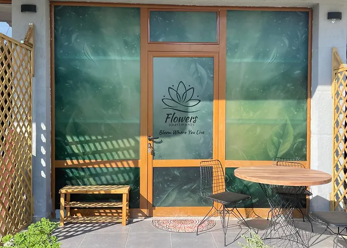 招待所 Bujtina Flowers Përmet