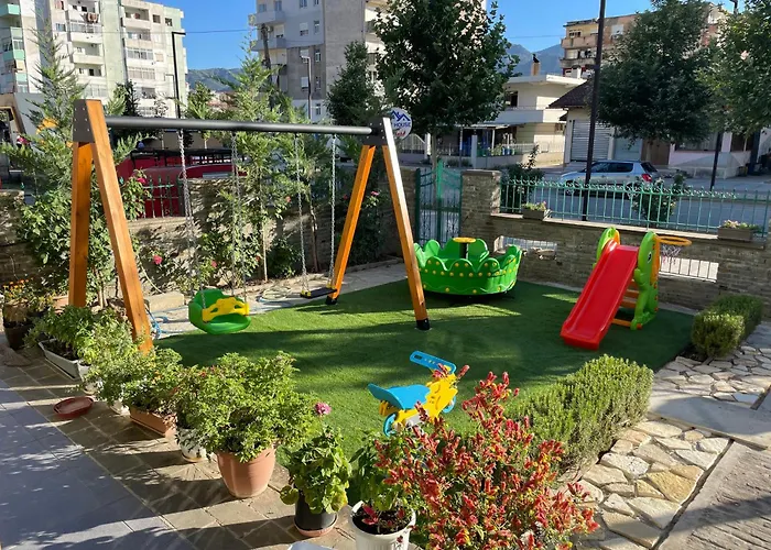 Πανσιόν Bujtina Flowers Πρεμετή