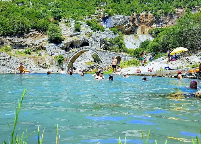 Πανσιόν Bujtina Flowers Πρεμετή